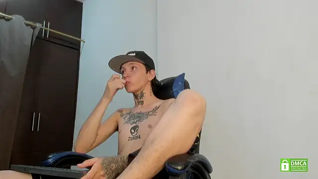Nick_TattooedGuy Chat XXX live