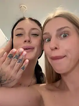 kira_mia's Live XXX Chat