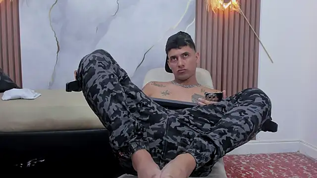 Chat XXX Live STEVEN_OS