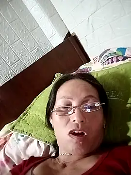 צ'אט XXX בשידור חי של Cucci07