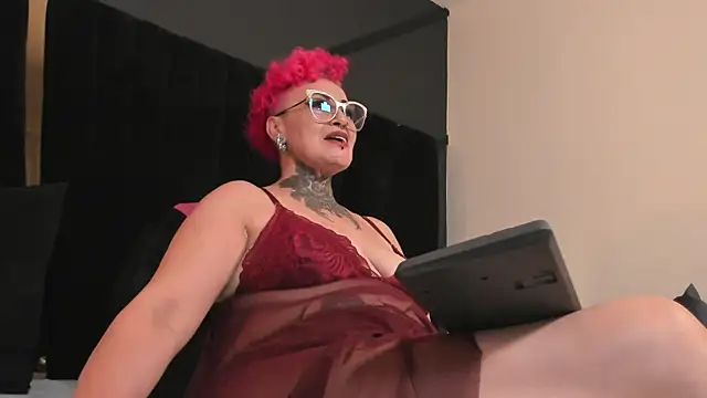 צ'אט XXX בשידור חי של mistress_sandy