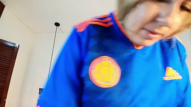 AdharaSmithh Adlı Modelin Canlı XXX Sohbeti