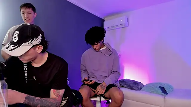 Handsomeboyss19 Live XXX Chat