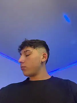 OLIVER_Kn Live XXX chat