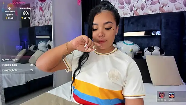 MarianaGarciaa__'s Live XXX Chat