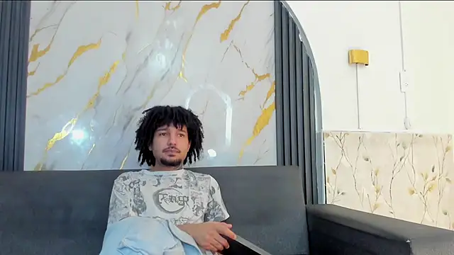 Angelo_Blessed élő XXX-chatje