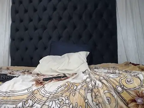 Chatroom XXX en direct de TypicalBaddiex