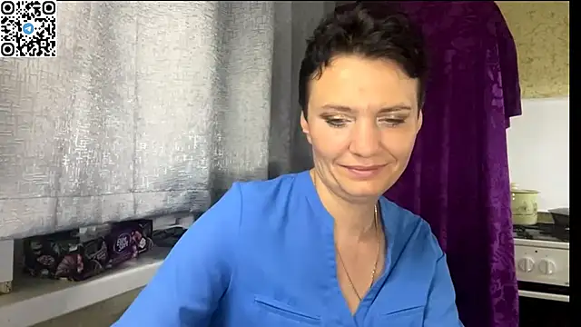 HotMamaQueen234's Live XXX Chat