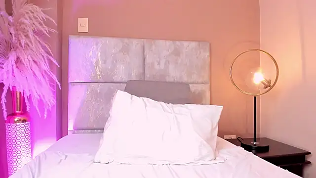 AnnaDenver Adlı Modelin Canlı XXX Sohbeti
