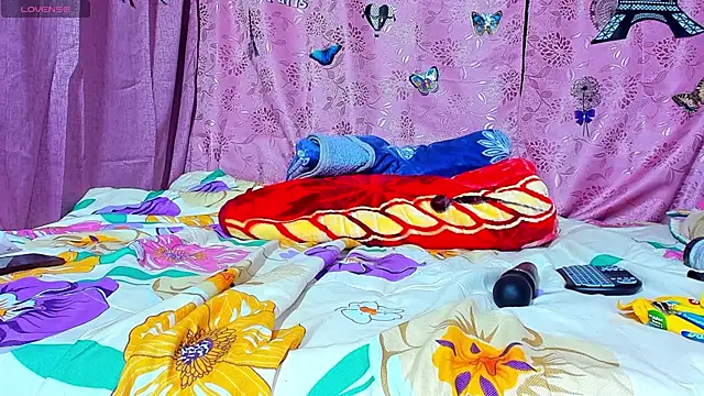แชท XXX สดของ charlotterosse01