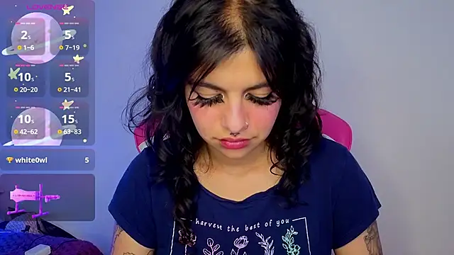 larah_uwu Live XXX-Chat