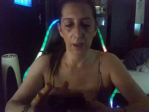 la-fee-pas-chier's Live XXX Chat