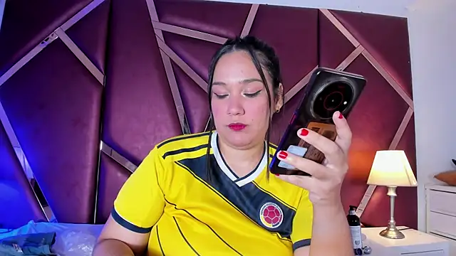 Chat +18 de SelenaBloom ao vivo