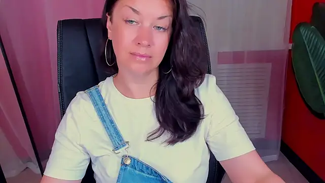 Chat +18 de AnaMills ao vivo