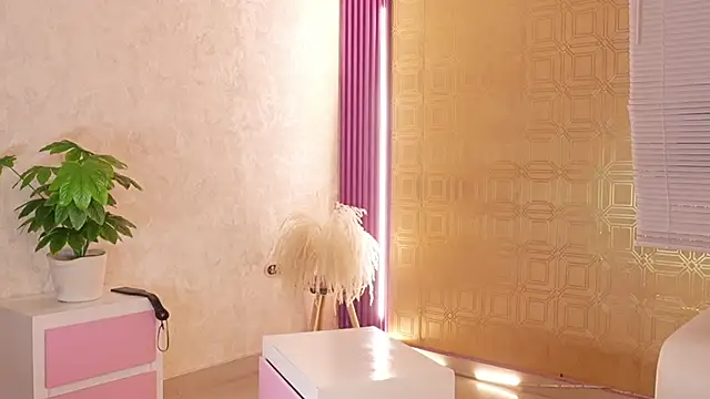 Bella19_ 即時 XXX 聊天