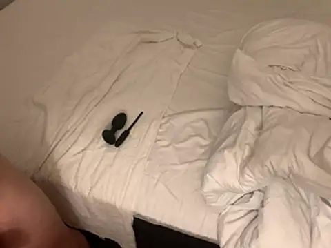 bdsm_toyboy Obrolan Langsung XXX