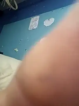 Chat +18 de Clu83 ao vivo
