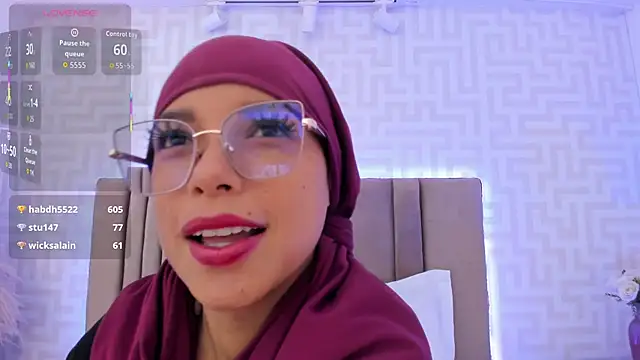 naishaa_ Chat XXX in diretta