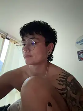Chriss_gomez2's Live XXX Chat