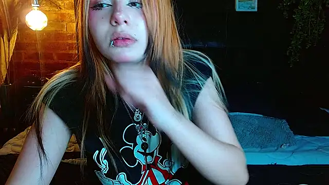 fyreandfox_ webcam show