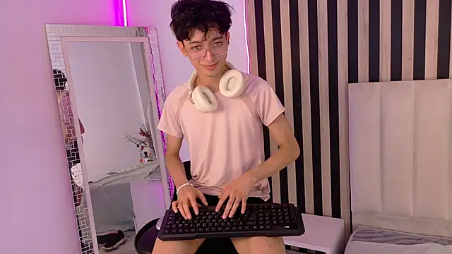 Czat XXX na żywo – Twink_Sebas7