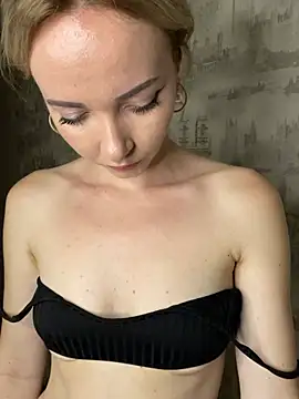 Kristina03 Adlı Modelin Canlı XXX Sohbeti
