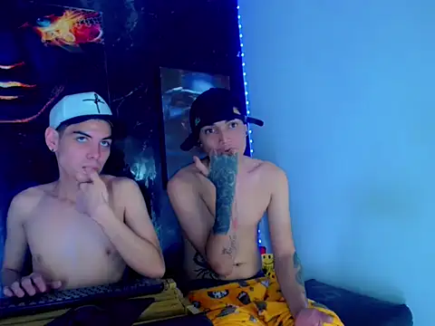 TheShamefulBoys' Live XXX Chat