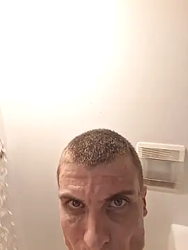 jizzyglizzy92 Adlı Modelin Canlı XXX Sohbeti