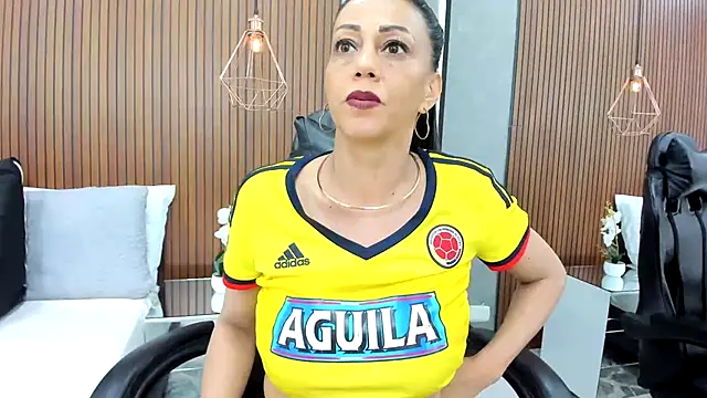 Velvet_Luxx Live XXX Chat
