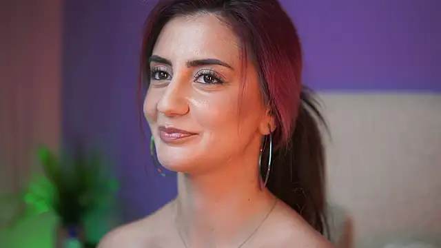 دردشة SabrinaHope الجنسية المباشرة