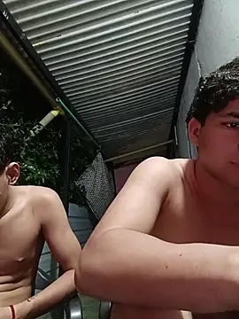 Chat XXX en directo de 3hornys-straights