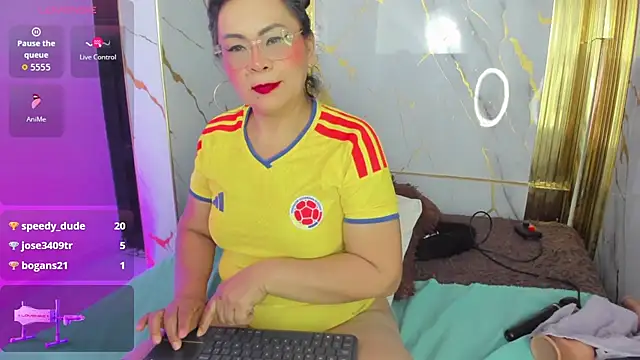 Chat +18 de dianamilf ao vivo