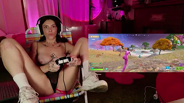 GennaJames' Live XXX Chat