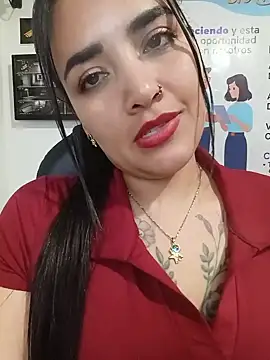Chatroom XXX en direct de MAYE__13