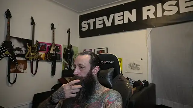 צ'אט XXX בשידור חי של StevenRiseNYC