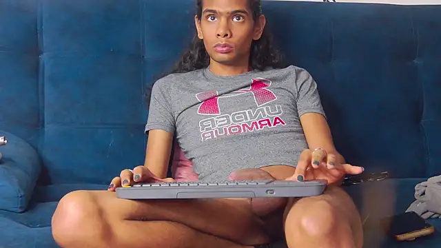 maxi_max0 Live XXX Chat