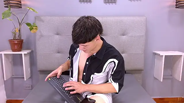 Czat XXX na żywo – Kevin_Tupe