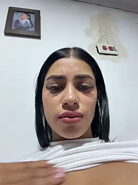 AlannaEvons Chat XXX in diretta