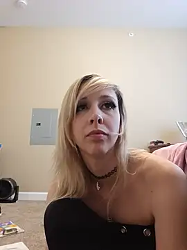 Chat XXX en directo de AmethystFoxx