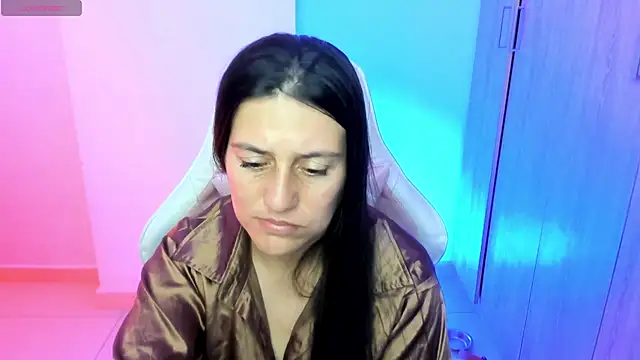 Saskyaa: απευθείας συνομιλία ΧΧΧ