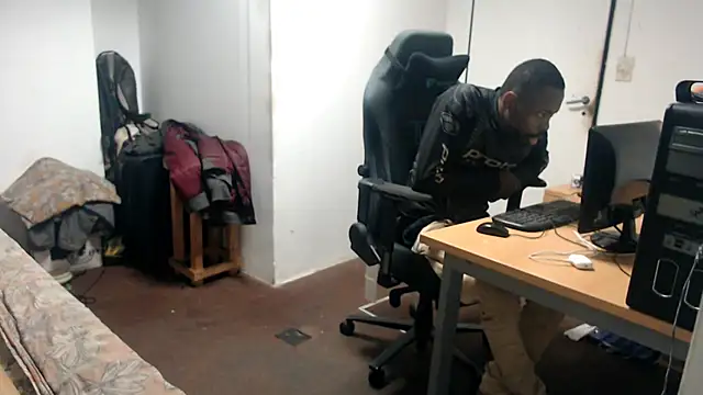 Mastertopdome's Webcam Show