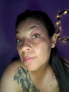 CurvyMilen's Live XXX Chat