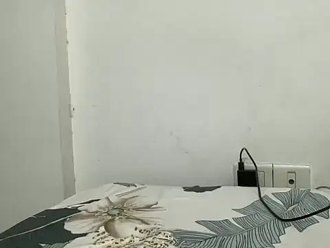 Slave_Aryan's Live XXX Chat