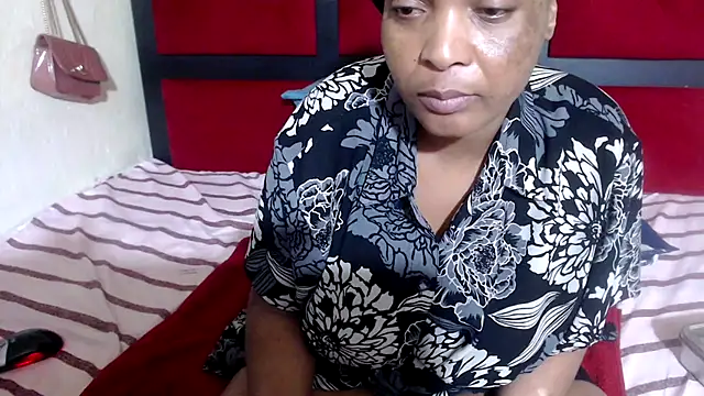 MaximTease24's Live XXX Chat