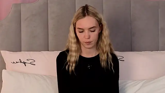 NikkiRyx live XXX chat