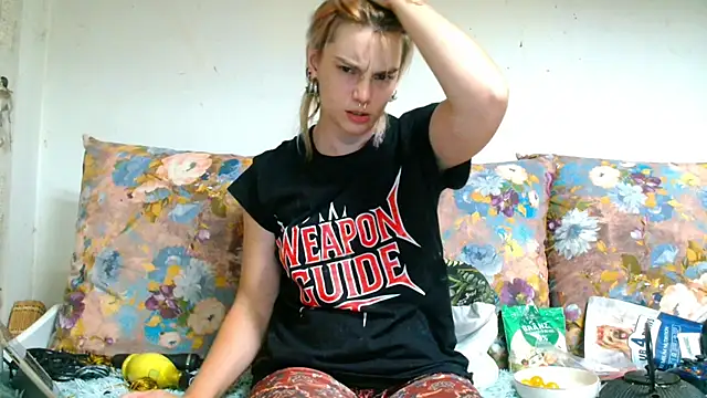 Sophie_Bell Adlı Modelin Canlı XXX Sohbeti