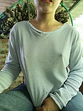 Lolan-00 live XXX chat