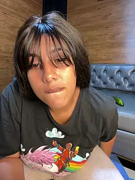 Alexia_Lerner Adlı Modelin Canlı XXX Sohbeti