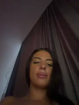OlyviaDelight live XXX chat