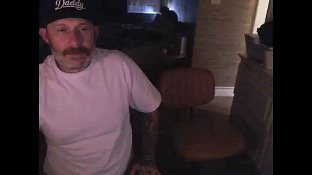 NightshiftLove's Live XXX Chat